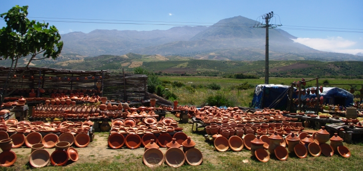 On air Pottery shop Chefchaouen Region 25052013